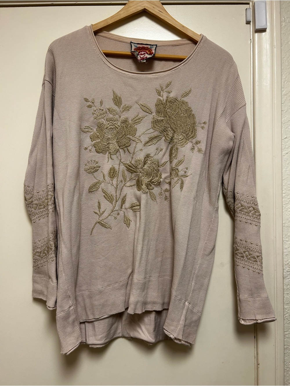 Johnny Was Taupe Embroidered Floral Long-Sleeve Tee